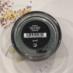 Bare Minerals Eyeshadow in Pond